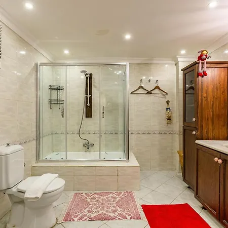 Lejlighed 3 Br Designed House